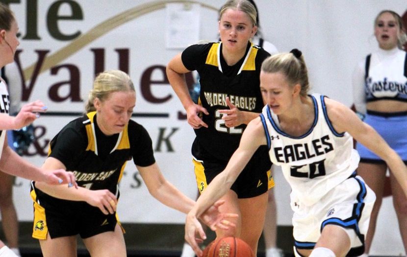 Late rally comes up short against NJC as Golden Eagles fall 56-51
