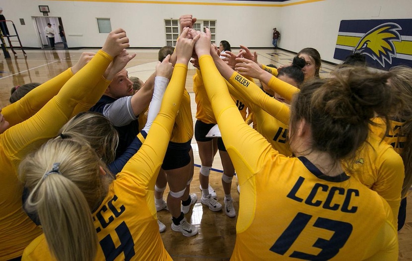 Golden Eagles Go 2-0 in Day One of Pizza Hut Invitational