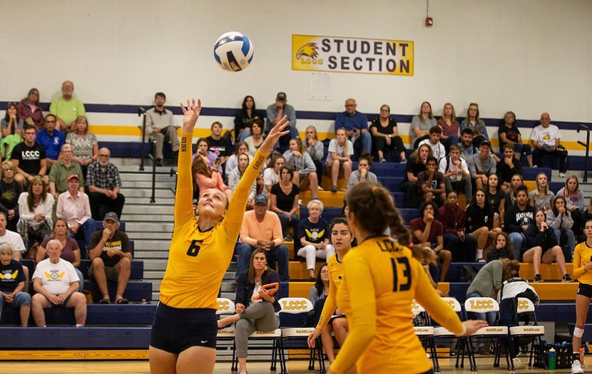 Volleyball Wins In Four Sets Against Generals