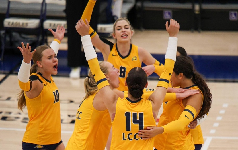 LCCC volleyball stuns #4 Northeastern in Region IX Quarterfinals